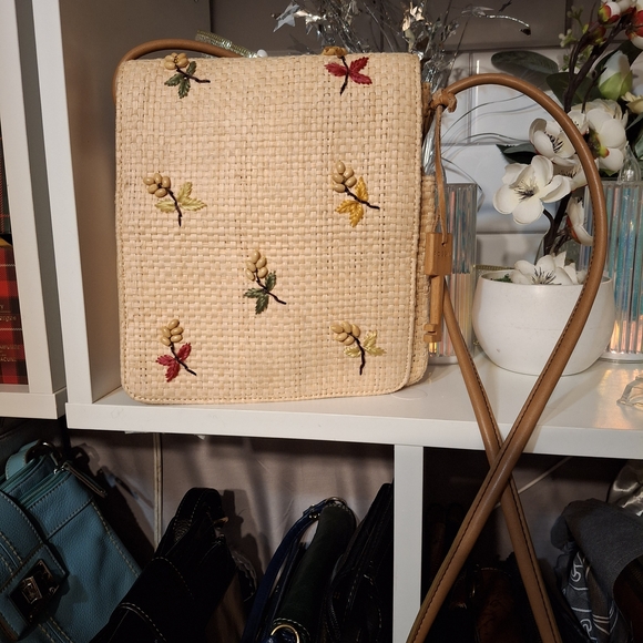 Fossil Handbags - Fossil Woven Basket Crossbody Bag w/ Embroidered & Beaded Flowers - Cream